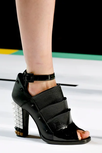 Look 3